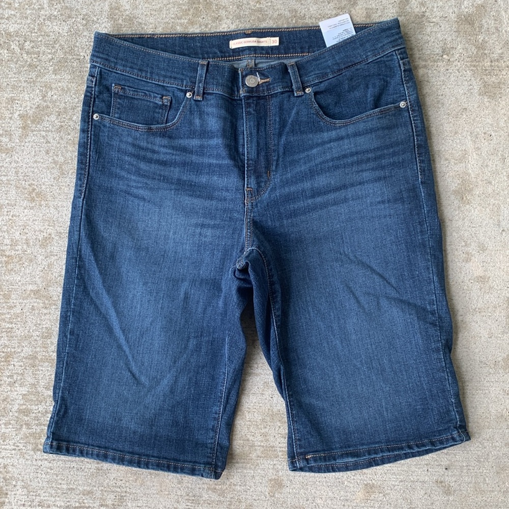 Levi’s Classic Bermuda Shorts - Picture 5 of 12